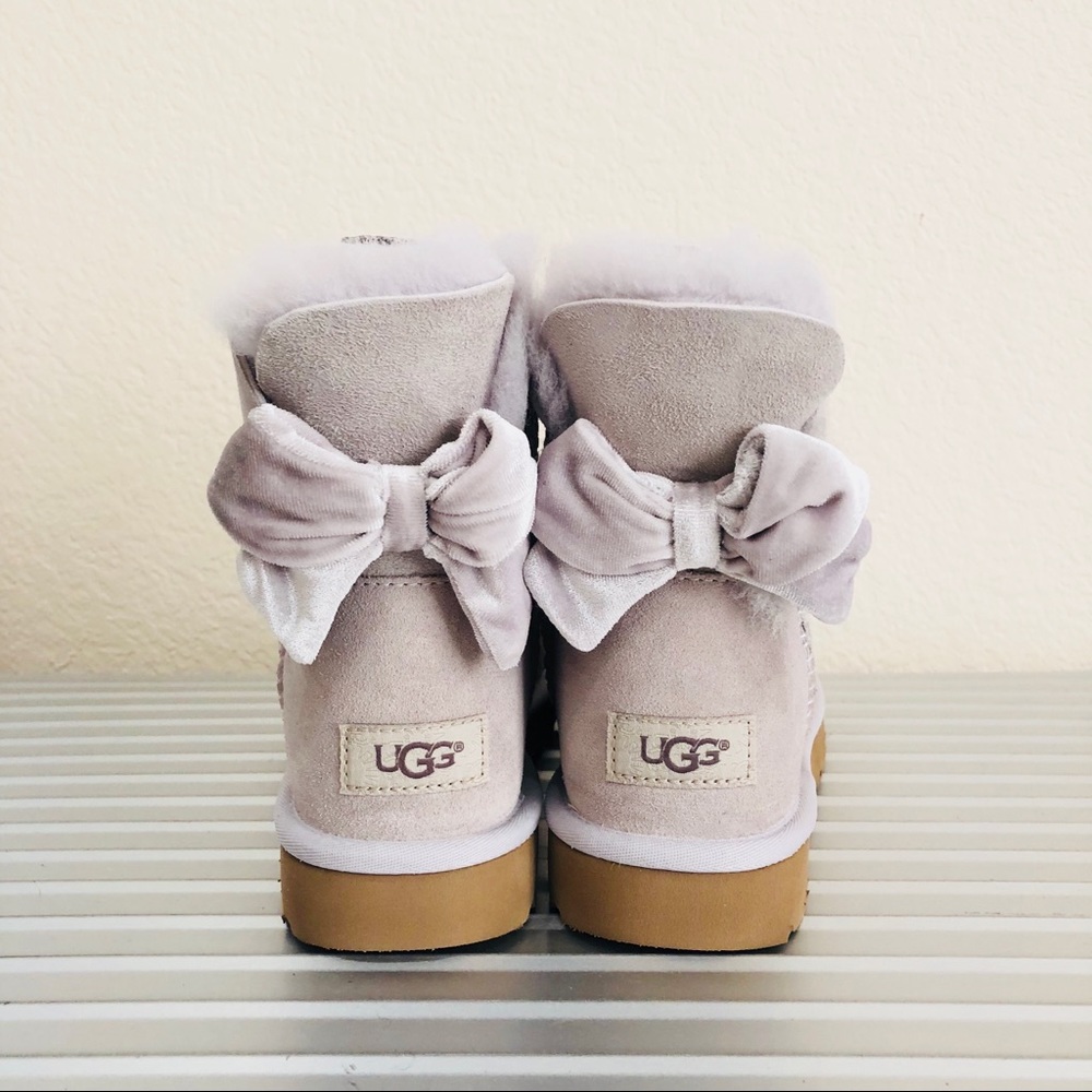 UGG Mini Bailey Bow II Velvet Ribbon Boot NIB - Picture 1 of 8